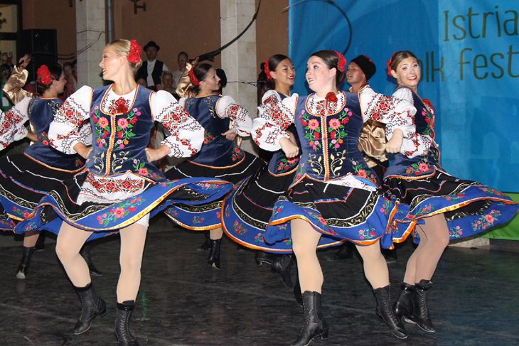 Nastup folklorne skupine iz Španjolske