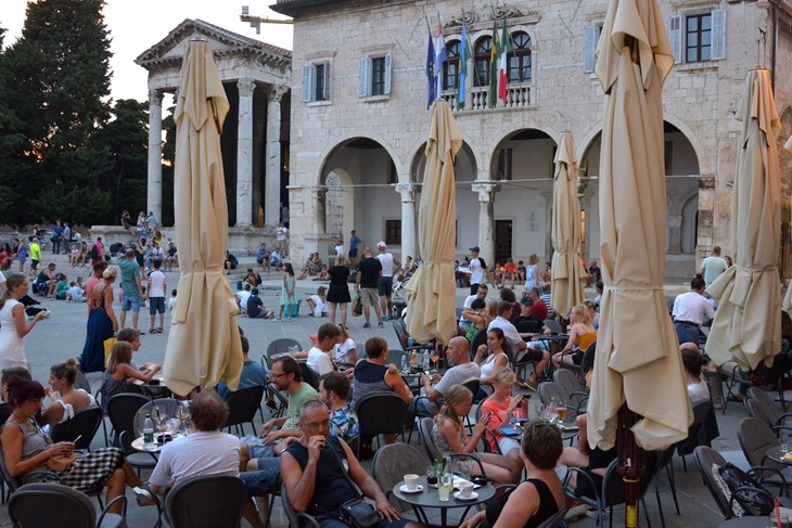 Kada dođu turisti količine smeća rastu za 60 posto (Neven LAZAREVIĆ)