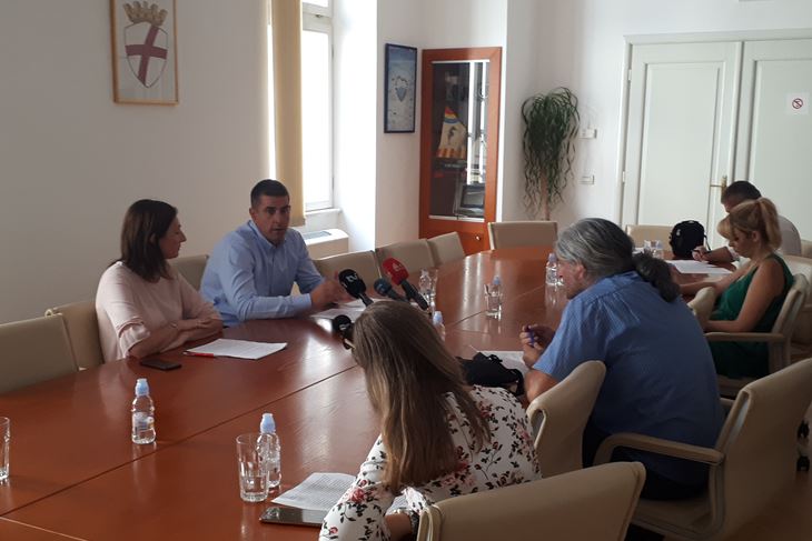 Pročelnica Edita Sošić Blažević i gradonačelnik Marko Paliaga 