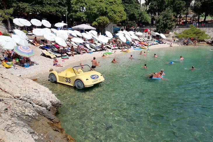 Krcata plaža u Rapcu (B. BIOČIĆ)