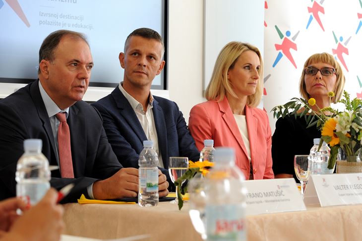 (M. MIJOŠEK)