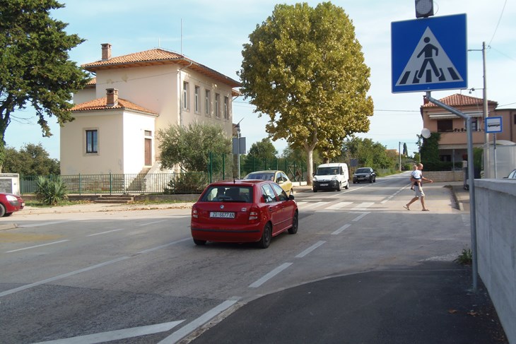 Dogodine se planira rekonstrukcija državne ceste što će se iskoristiti za ugradnju kanalizacije (Z. STRAHINJA)